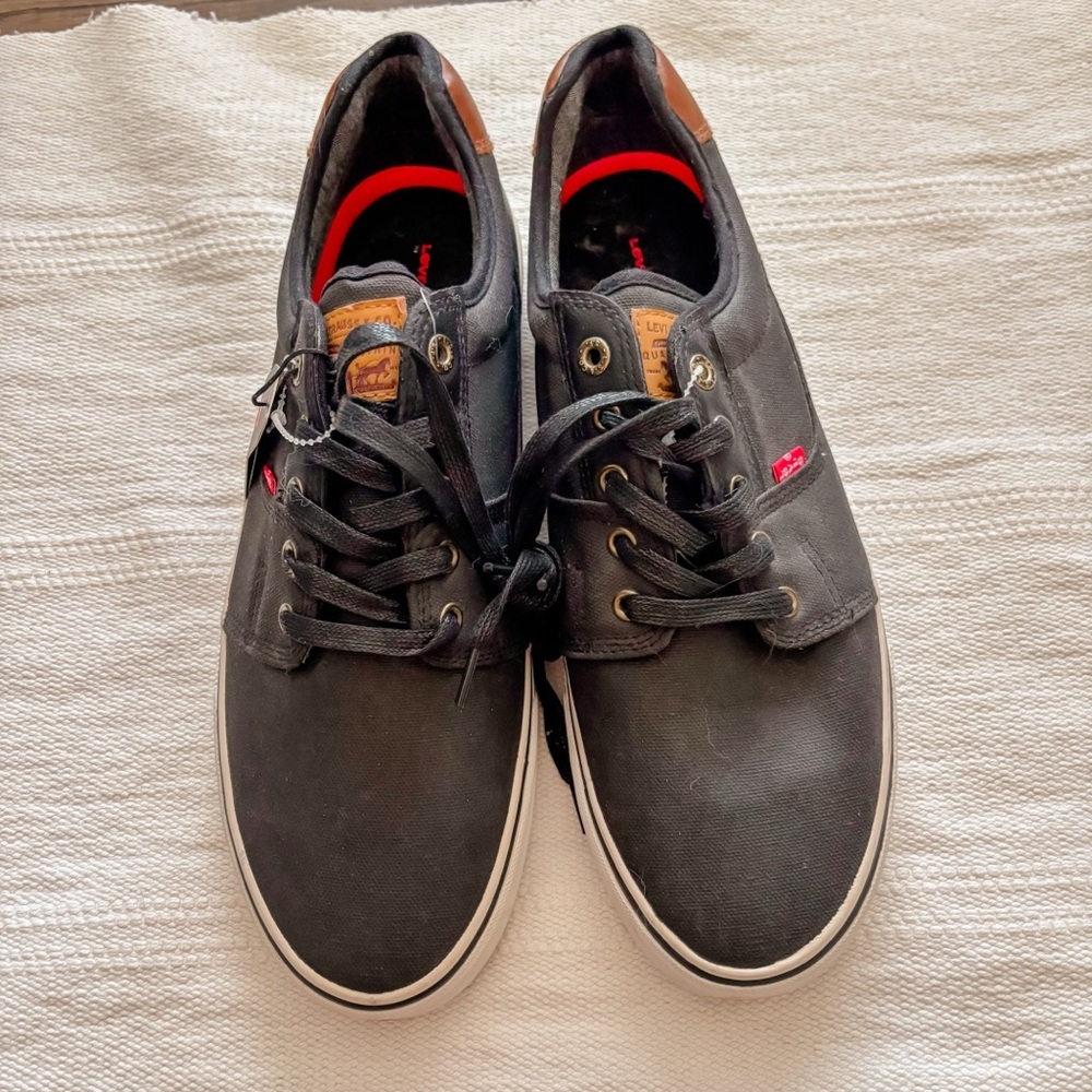 Levi's Men's Miles Tumbled WX sneakers size 13